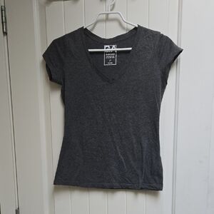 GAP Charcoa Cottonl Dark GrayV-Neck Short Sleeve Tee Women's Small